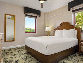 Club Wyndham Avenue Plaza 2
