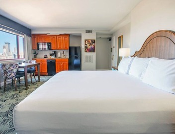 Club Wyndham Avenue Plaza 5