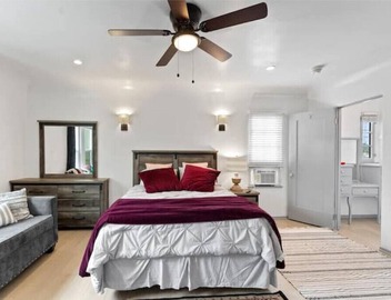 Deluxe VRBO 4