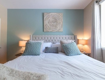 Luxury Modern Suite, King bed, Fast Wifi 4