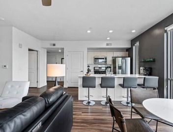 Gorgeous Central City 2BD/2BA 3
