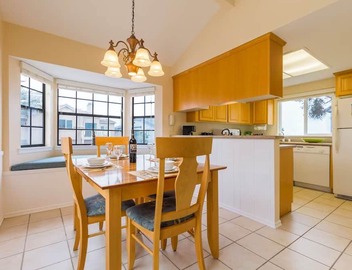 Prime Location! Fully Equipped Kitchen, Parking Onsite! 3