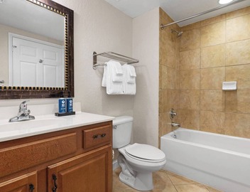 Wyndham Bonnet Creek Resort - Family Friendly Resort Condo Sleeps 8! 3