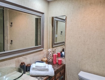Remodeled two-bedroom condo. panoramic views and a luxurious, dreamy atmosphere. 5