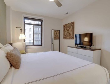 Sojourn | Courtland Towers | 1 BR w/Pickleball Court 3
