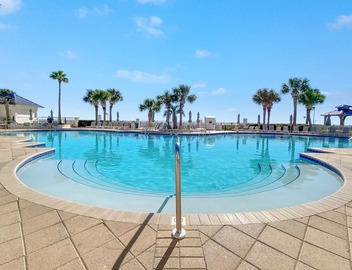 Avalon 1807 -Beachfront Condo-Amazing Views-Full of Amenities-Arcade-Fine Dining 4