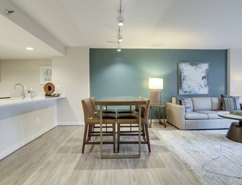 Sojourn Courtland Towers w/Private Balcony 3