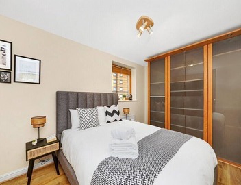 January Sale!2bed riverside flat near Canary Wharf 3