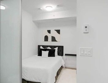 Sky Suite 2BR 1BR Condo in Surreys Tallest Tower! Rooftop Terrace w/Views 3