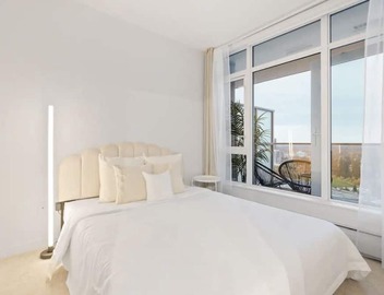 Sky Suite 2BR 1BR Condo in Surreys Tallest Tower! Rooftop Terrace w/Views 3