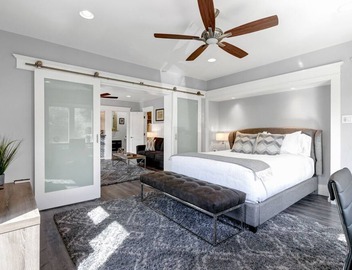 Arts District of Long Beach! Walking distance to the beach! 5