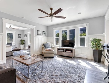 Arts District of Long Beach! Walking distance to the beach! 4