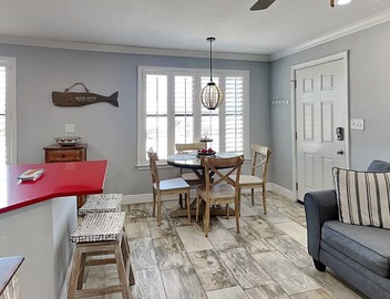 Paradise Isle #15A | Across from the Beach + Pool Access! 4