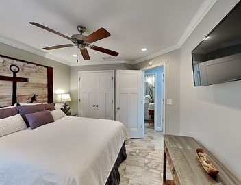 Paradise Isle #15A | Across from the Beach + Pool Access! 2