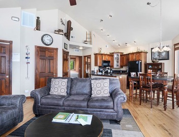 Mount Chiquita 10A - 2 Br Condo with Private Hot Tub - Lake and Mountain Views 2