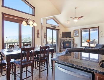 Mount Chiquita 10A - 2 Br Condo with Private Hot Tub - Lake and Mountain Views 2