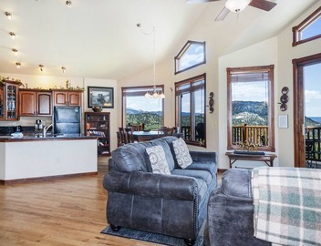 Mount Chiquita 10A - 2 Br Condo with Private Hot Tub - Lake and Mountain Views 4