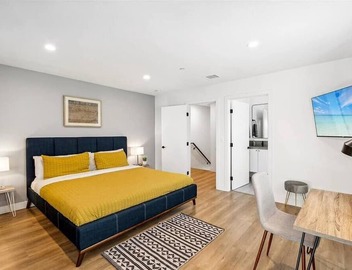 Heart of LA: Your Perfect Hollywood Stay 5