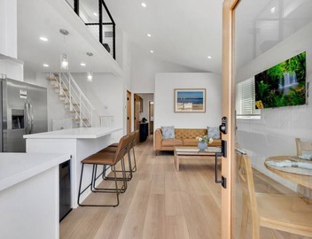 Brand new Cottage, putting green, private patio 3
