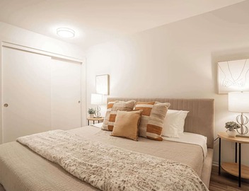 Bellevue 2B condo: downtown + Light rail 2
