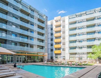Central Phoenix Spot | Pool, Gym, Balcony +Parking 4