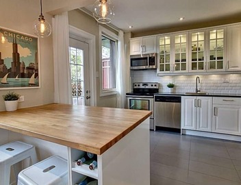Montreal ~ Cozy & Chic City Condo 3