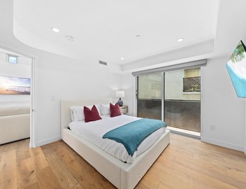 The Diamond Dune' Luxury Santa Monica Home Walk to Beach 4BR Parking 2 Balconies 2