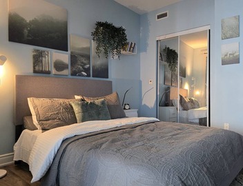 Watch planes takeoff from your balcony! 2+1 BD 2 BA w/pool, hot tub & parking 2