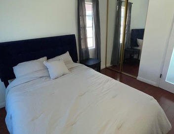 The Writer’s View-Private Top Floor Bright N Cozy Fully Equipped- Sleeps 1-2 2