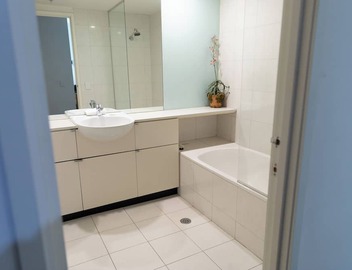 A wonderful 3 bedroom apartment in Southbank, just a hop, skip & jump from Crown 5