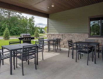 Enjoy Full Kitchen & Cozy Space in Huntersville! | Free Parking, BBQ Facilities! 5