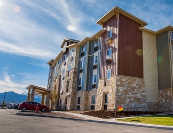 Family-Friendly Room Near Jordan Landing w/Kitchen! Pets Allowed 2