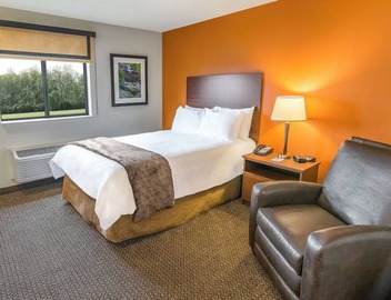 Home Away from Home with Pets Welcomed and Nearby Parks 5