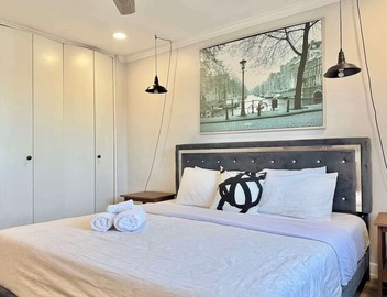 Stylish Condo with City Views in Atlanta 5