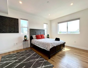Truly Special LA Gem private rooftop deck VIEWS 4