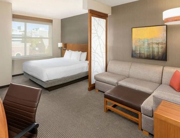 King Comfort x2: Free WiFi, Indoor Pool, Steps from Bon Secours Arena 2