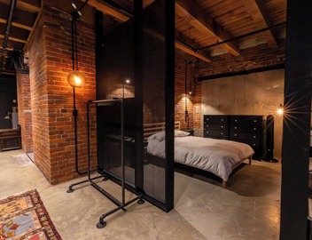 Stylish Industrial Loft Historic Gastown 3