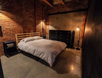 Stylish Industrial Loft Historic Gastown 2