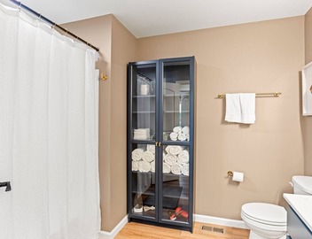 The Respite: Spacious beautiful new build, sleeps 8-10. 7 minutes from Hershey. 5
