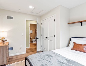 The Respite: Spacious beautiful new build, sleeps 8-10. 7 minutes from Hershey. 4