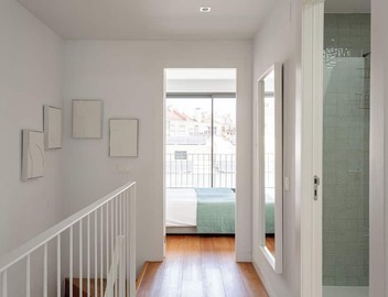 The Urban Oasis–Elegant 2-Bedroom Duplex in Lisbon 2