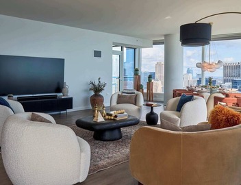 Front Row to the Lake & Skyline: Epic 60th Flr 3BR 4