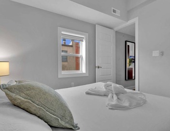Bright 1BR Retreat | Sleeps 4 | by Liberty Bell 2