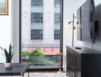Back-Bay Upscale Central Condo Rooftop & Parking 5