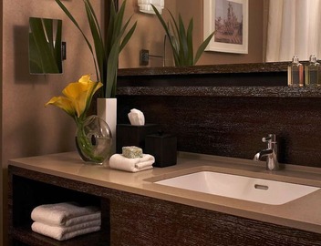 Four Cozy Queen Rooms! Perfect for Family & Friends, Pets Are Welcome, Pool! 3