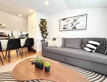 High-End Condo with Modern Flair 3