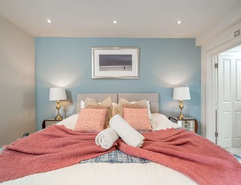 Niru Experience Hidden Gem In Chelsea 2BD 2BA 3