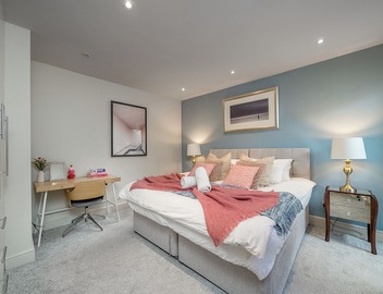 Niru Experience Hidden Gem In Chelsea 2BD 2BA 5