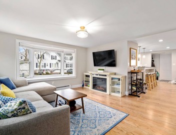 Charming 2-bedroom house in welcoming Swampscott with private beach 5