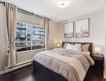DT Penthouse| Free Parking| Balcony| 9min to Beach 2